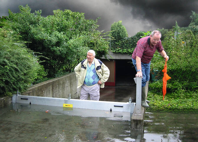 Mit einem NeoVac-Hochwasserschutz lassen Sie das Unwetter im Regen stehen | © NeoVac Mit einem NeoVac-Hochwasserschutz lassen Sie das Unwetter im Regen stehen | © NeoVac